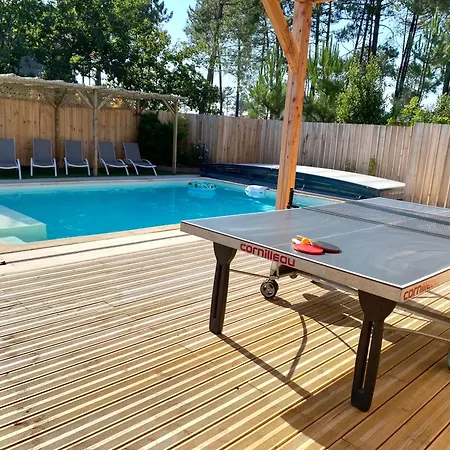 Pins&spa Piscine Jacuzzi Petanque Ping-pong *
